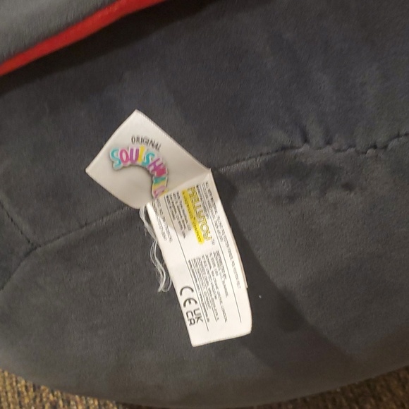 Mickey mouse squishmallow large - Picture 5 of 5